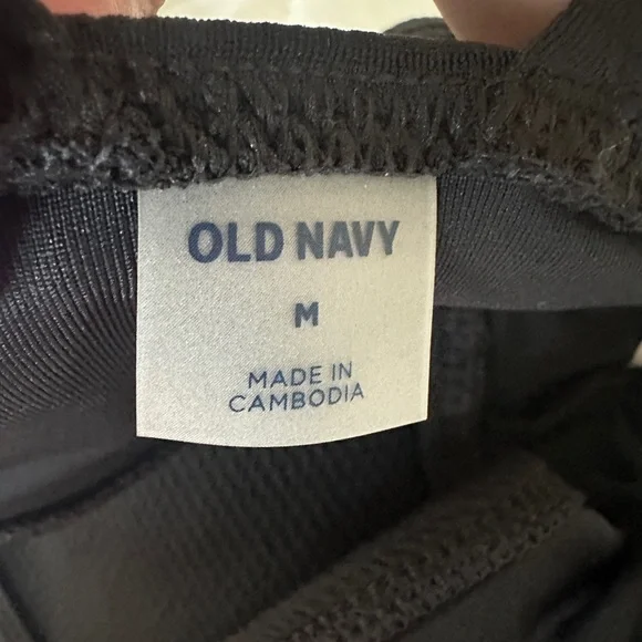 Black textured swim top - Picture 2 of 6